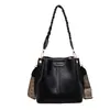 Bolso Versátil de Múltiples Capas para Mujer, Nuevo Bolso de Hombro de Moda Otoño e Invierno, Diseño de Nicho, Sensación de Alta Gama, Bolso Cruzado, Bolso Tipo Cubo