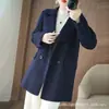 Abrigo de lujo ligero, color liso, 100% lana pura, doble faz, corte recto con un diseño clásico de doble botonadura, perfecto para usar en capas y crear un look sofisticado.