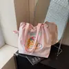 Nuevo Bolso Pequeño Bordado Fresco Dulce Lindo de Alto Valor Estilo Japonés Ins Bolso Cubo Casual Simple de Gran Capacidad