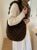 Bolsa Tote Versátil de Grande Capacidade Estilo Coreano para Mulheres, Nova Inverno 2025 Super Popular Bolsa de Ombro Transversal em Lã de Cordeiro Fair Isle