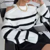 Comércio Exterior Transfronteiriço Outono Estilo Francês Versátil Manga Longa Listrado Gola Redonda Design Vazado Ombro a Ombro Suéter de Tricô Roupa Feminina