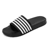 2026 Verano Nuevo Estilo Pantuflas Transfronterizas Pantuflas de Una Tira Estilo Pareja Europeo y Americano Talla Grande Modernas Pantuflas de Playa Pantuflas