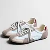 Zapatillas deportivas casuales planas retro de punta redonda únicas para mujer, modelo nuevo 2026, zapatillas deportivas casuales versátiles de colores combinados para primavera y otoño, suela blanda