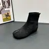 Botas de Cano Curto de Outono Aumento Interno de Altura Zíper Traseiro Botas Emagrecedoras 2026 Bico Chelsea Botas Femininas Botas Curtas de Camurça Fenda Falsa Tecido Preto