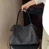 Bolsa de Ombro Única Grande Capacidade da Moda Feminina Verão 2026 Nova Bolsa de Ombro Única Casual Retro de Bolinhas Bolsa de Mão para o Trabalho
