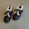Mocassins de Pele de Carneiro Estilo College Britânico Retro com Cadarço Versáteis Fashionáveis de Salto Médio para Mulheres com Saltos Grossos