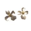 Brincos de Flor Casuais Acessíveis de Luxo para Mulheres 2025 Novos Brincos Versáteis Pétalas Super Feéricas Brincos Retrô Exquisitos de Alta Qualidade