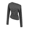 25 Nuevo Top Camiseta de Otoño Sexy con Hombro Caído Descubierto Cintura Fruncida Rayas Ajustadas Estilo Europeo y Americano Sexy