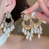 Pendientes Vintage de Plata con Perlas Ovaladas Incrustadas de Diamantes, Pendientes Elegantes de Estilo Retro con un Toque de Lujo