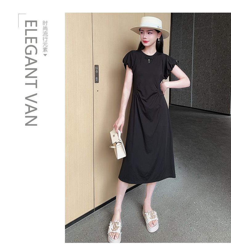 跨境淘货源分销2024春夏秋季裙子新款，街头潮流减龄小个子爆款欧货网红款，运动休闲运动气质休闲时尚流行新款春夏秋装，春夏秋装女装时尚套装女装春夏秋季套装女套装女女士运动服裙子单件连衣裙淑女风格女装时尚裙子盐系休闲女装2024百搭设计感小众洋气阿里国际站跨境采购Cross-border, online source, distribution 2024 spring and summer autumn, skirts, new styles, street trends, age reduction, small, explosive, European goods, network red, sports, leisure sports, temperament leisure, fashion popular, new spring and summer autumn clothing, spring and summer autumn women's clothing, fashion, suit women's clothing, suit women, women's sportswear, skirt single, dress, lady style, Women's fashion skirt, salt department, casual women's dress, 2024, everything, design sense, niche, foreign style, Ali International Station, cross-border procurement