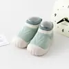 Calcetines de piso para bebé nuevos, color liso, suela suave, transpirables, a prueba de frío, antideslizantes, adecuados para niños y niñas, zapatos para antes de caminar, zapatos para caminar de bebé