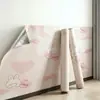 Papel pintado autoadhesivo lindo de dibujos animados, pegatinas de pared impermeables, papel pintado para el hogar, pegatinas decorativas para pared de fondo de habitación infantil, dormitorio