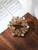 Moda Europea y Americana Broche de Flor Retro Nuevo Versátil Perla Flor de Lirio Flor de Mariposa Broche Completo de Diamante para Mujeres