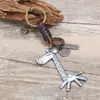 Llavero Punk Creativo Regalo Pequeño Aleación Jirafa Linda Vintage Tejido Llavero de Cuero de Vaca