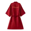 Roupão de Manhã de Casamento Feminino Noiva Madrinha Grupo Seda Gelada Pijama de Casamento Camisola Robe Vermelho Feminino Comprimento Médio Fino