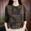 Nueva camiseta de manga larga retro estampada de otoño, base de cuello redondo a la moda, adelgazante y rejuvenecedora, top elegante para mamás