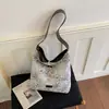 Bolso tote grande y ligero para mujer, versátil y de gran capacidad, nuevo diseño de moda 2026, de un solo hombro, con bordado estilo chino, bolso tipo cubo