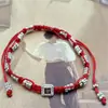 Colar de Ano Novo Trançado Vermelho Vintage para Mulheres com Pingente de Folha de Design Único, Corrente de Suéter de Luxo Leve, Estilo Fashion para o Dia a Dia