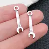 Herramientas Transfronterizas para Joyería y Estilo de Vida: Destornilladores, Llaves Inglesas, Hachas, Colgantes de Aleación, Collares de Bricolaje, Accesorios para Llaveros y Adornos Colgantes