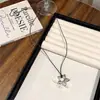 Blogger surcoreana con sentido del diseño collar largo con colgante de amor cadena de clavícula explosiva cadena para el cuello de temperamento alta gama para mujer