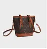 Bolsas de Alta Gama para Mujer 2025 Otoño e Invierno Nuevo Estilo Bolso Bandolera Gran Capacidad Letras Impresas Versátil Retro Bolso de Hombro