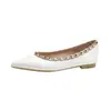 Sapatos femininos estilo francês de bico fino, nova coleção outono 2026, bico fino, com tachas, de calçar, sapatinhos de couro, flats femininos, mocassins elegantes