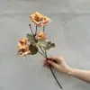 5 Flores de Rosa Artificiales Pequeñas de Tallo Único con Patrón Diagonal, de Aspecto de Alta Gama y Realista para Decoración, Flores Falsas para Paisajismo y Arreglos de Boda