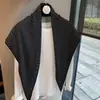 2025 Nuevo Otoño e Invierno Estilo Coreano Bufanda Triangular de Jacquard Tejida Chal en Capas Bufanda Pequeña Versátil Bufanda Cálida de Múltiples Usos
