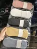 [Beneficios] Una variedad de calcetines de media pantorrilla para hombres y mujeres que se pueden usar en todas las estaciones, calcetines deportivos, calcetines estilo preppy para estudiantes, calcetines de vestir para hombres