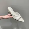 Nova coleção de verão: design de nicho salto alto bico fino, sandálias estilosas estilo coreano para mulheres, perfeitas para usar ao ar livre, exalando uma vibe elegante e chique