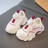 Sapatos de Couro com Solado Grosso para Meninas 2025 Primavera e Outono Novos Sapatos Brancos Infantis Solado Macio Impermeáveis para Meninos Lazer Esportes