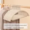 Cabide de Roupa, Antiderrapante, Espessado, Cabide Doméstico Sem Marcas, Rotativo, Multifuncional, Plástico de Ombro Largo para Suporte de Roupas Molhadas e Secas
