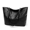Bolsa de Textura de Luxo para Mulheres 2025 Novo Estilo Coreano Bolsa de Palha Grande Capacidade Ombro Único Moda Bolsa Tote Bolsa Grande Simples