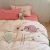 Juego de ropa de cama de cuatro piezas de algodón puro, engrosado, grado A, con cepillado, bordado con aplicación de dibujos animados, con funda de edredón de algodón puro y juego de tres piezas, disponible en tamaños de 1,5 m y 1,8 m