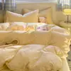 Conjunto de Roupa de Cama Simples e Estiloso Estilo Ins com Bolinhas Pequenas, Macio e Amigo da Pele, Conjunto de Quatro Peças, Capa de Edredom Feminina, Conjunto de Três Peças para Estudantes, Lençol de Cama 1,5m