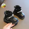 Zapatos de Caminar de Moda para Niños Colección Otoño/Invierno 2025 Botines Cálidos con Forro de Felpa para Niñas Zapatos de Caminar Zapatos Versátiles para Niños Pequeños