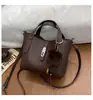 Bolso Cubo de Mano Estilo Coreano para Mujer 2025 Nuevo Moda de Invierno Bolso de Hombro de Gama Alta Bolso Cruzado Versátil para el Día a Día