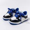 Zapatos para niños, primavera 2024, nuevos zapatos de tablero blanco antideslizantes de cuero para niños, zapatillas para correr para estudiantes de talla mediana y grande.