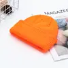 Chapéu de tricô liso de cor clara para homens Amazon chapéu quente para o frio versão coreana do Chapéu de tricô Joker chapéu de frio yuppie fabricantes atacado