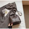 Bolsa Saco Versátil de Alta Qualidade Estilo Coreano, Design Nicho Retrô Outono e Inverno, Novo Modelo 2026 Bolsa Transversal com Alça Larga para Mulheres