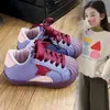 Zapatillas de concha para niños estilo coreano con estrella, nuevos zapatos casuales de moda otoño 2026 para niñas, zapatillas deportivas para niños