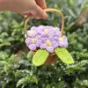 Planta en maceta azul de flor pequeña nueva, planta en maceta de flor de pompón tejida a crochet hecha a mano, adorno de decoración de escritorio, flor eterna tejida