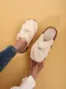 Zapatos Peludos Populares Transfronterizos 2026 Otoño e Invierno Nuevos Cálidos de Interior para Mujer Pantuflas de Algodón Europeas y Americanas Venta al por Mayor desde Fabricante