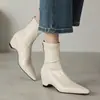 Adelgazantes y delicadas, con aumento interno de altura, punta fina, botines de tacón medio, botas cortas de moda para mujer, nueva colección Otoño e Invierno 2026