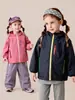 Chamarra cortavientos infantil Tongbei, hecha a medida con forro de polar y capucha, disponible en stock tanto para niños como para niñas, con opciones de personalización en lotes pequeños