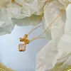 Collar de Flor de Trébol con Chapado Galvánico de Oro Real de 18 Quilates y Nácar, Cadena para Clavícula de Lujo Ligero y Nicho de Gama Alta, Exquisita Joyería para el Cuello para Mujeres