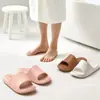 Nuevas pantuflas de verano para mujer para interior, para baño y uso en casa, pantuflas transpirables para hombre, al por mayor en stock