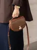 Bolsa Sela Vintage 2025 Nova Tendência Design de Nicho Feminina Transversal Ombro Moda High-End Bolsa Versátil