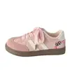 Nuevos zapatos de entrenamiento alemanes rosas de otoño, compra transfronteriza, zapatillas de estudiante de punta redonda estilo coreano, zapatos blancos de nicho y lindos