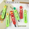 Cuchillo de utilidad serie manzana de dibujos animados lindo, tamaño pequeño portátil, cuchillo para abrir cajas, cuchillo para cortar papel de manualidades para estudiantes